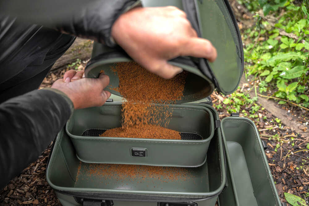 Korum Eva Tackle & Bait Station